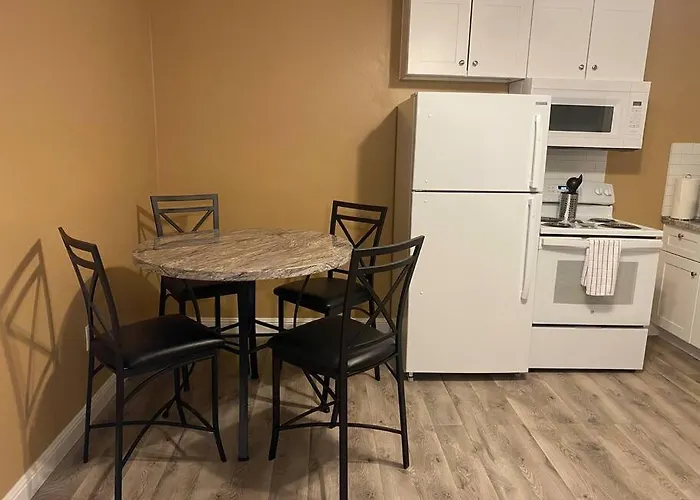 #2 Bedroom Cozy Suite, 1 Min Walk To The Beach #