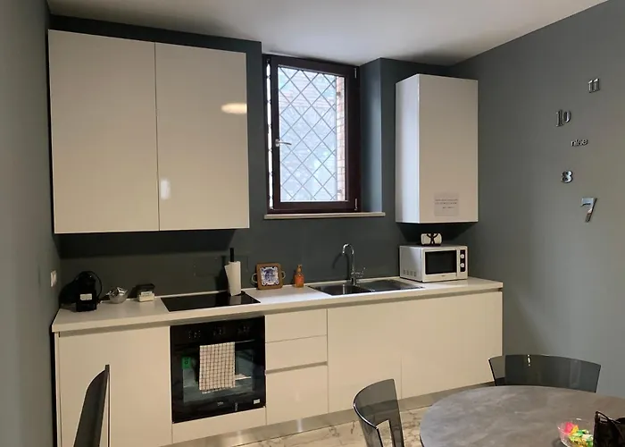 Modern City Center Apartment