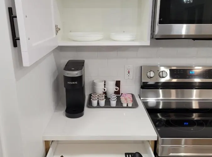 Spacious & Modern Apartment, Close To Universities And Mountains