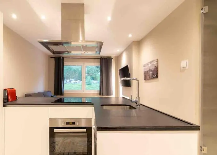 Lovely Quiet Apartment Walking Distance Ski Runs - Hut1-Oo5333