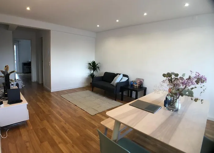 Carcavelos Nova University Super Location T2
