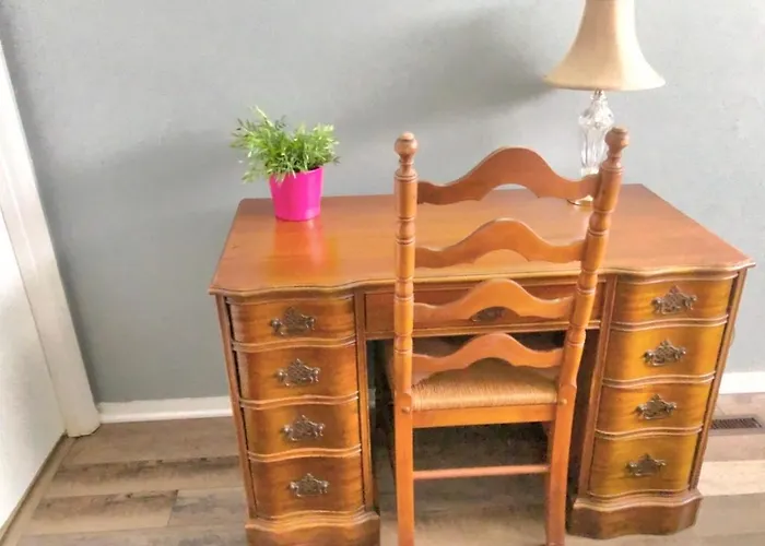 Cheerful 3-Br Home Near Downtown Dayton, Wright Patterson Afb And Airport
