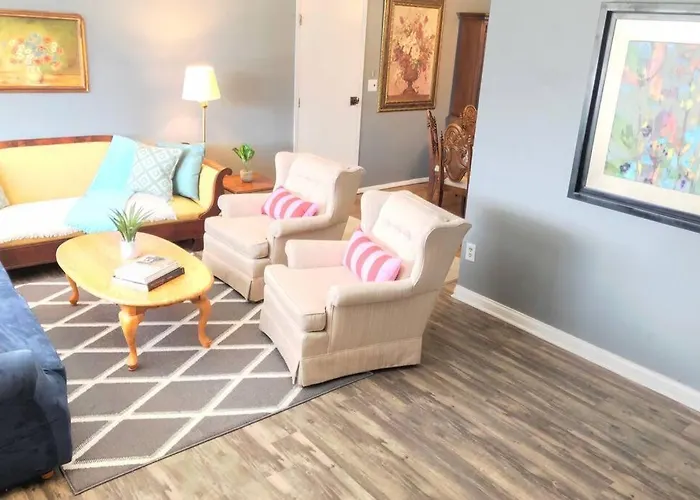 Cheerful 3-Br Home Near Downtown Dayton, Wright Patterson Afb And Airport