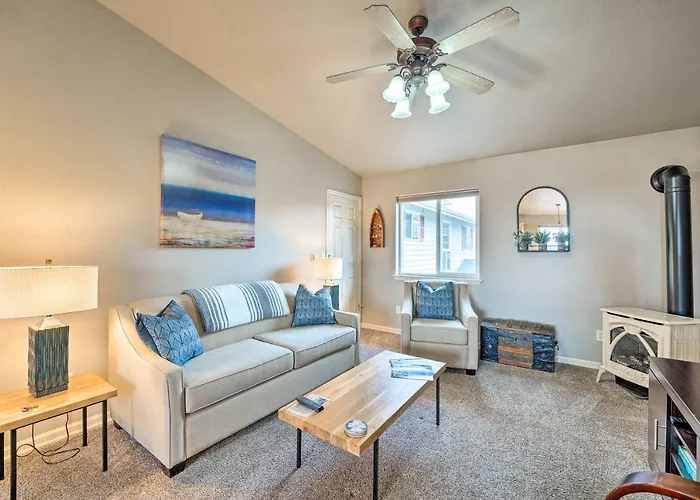 Cottage W/ Gas Fireplace ~ 1 Mi To Hidalgo Bay!