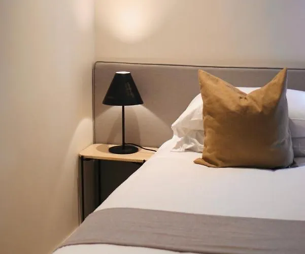 Dock 1 Suites