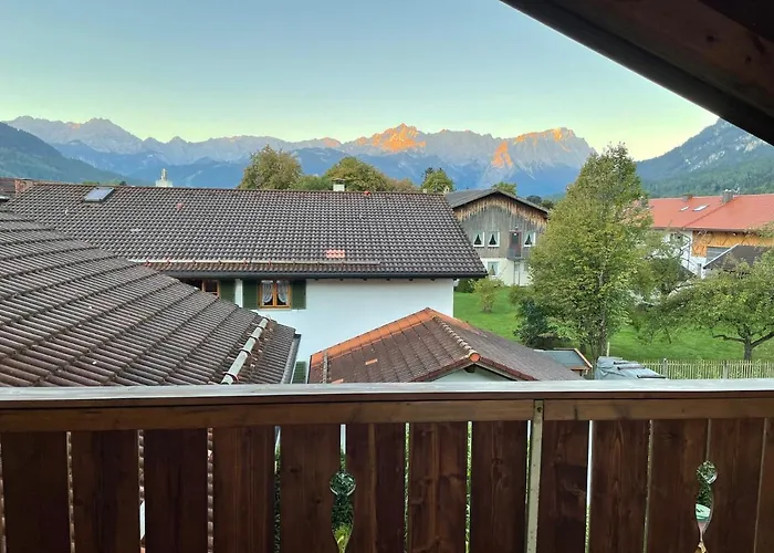Dachgeschosswohnung Mit Traumhaftem Zugspitzblick Bei Garmisch