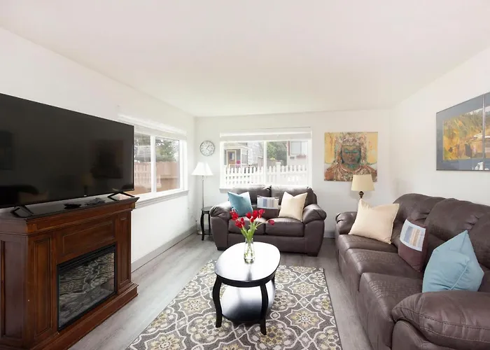Riverwalk Seaside- Walk To Beach, Seaside Beach Condo, Pet Friendly, Sleeps 6