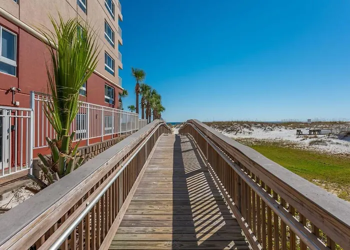 200 Yds To Private Gated Beach Access- 3Br-2Ba- Quiet Location In The Heart Of Destin!