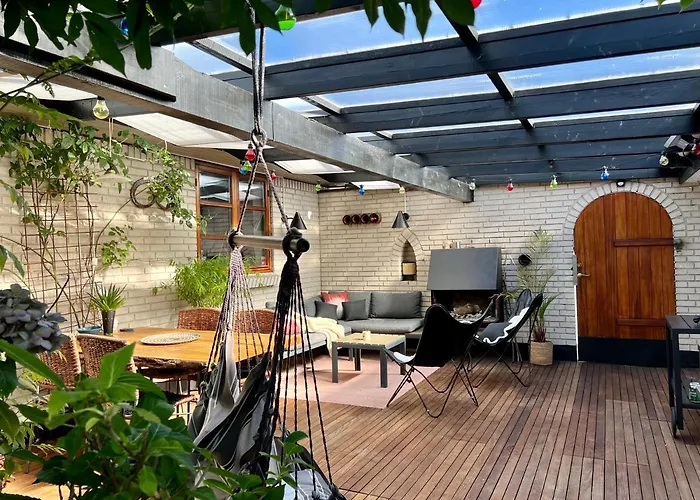 Rosengren Residence, Fireplace & Barbecue