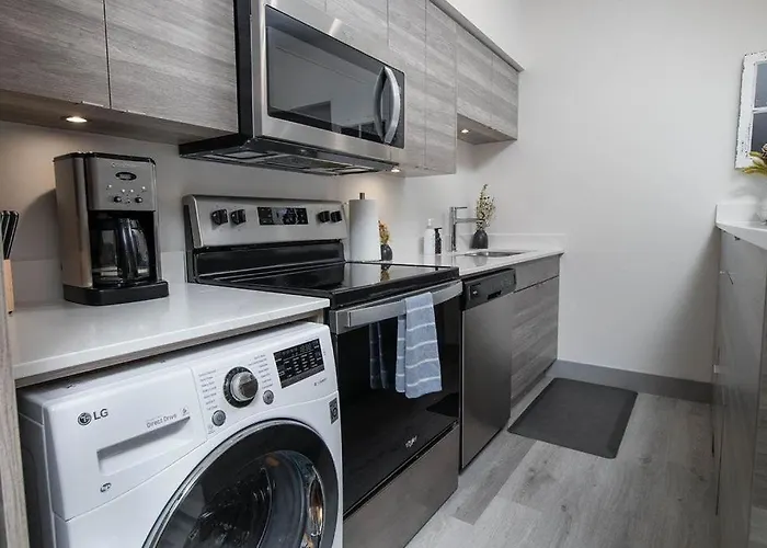 Top Floor On Okanagan Lake With Ac & Heated Pool