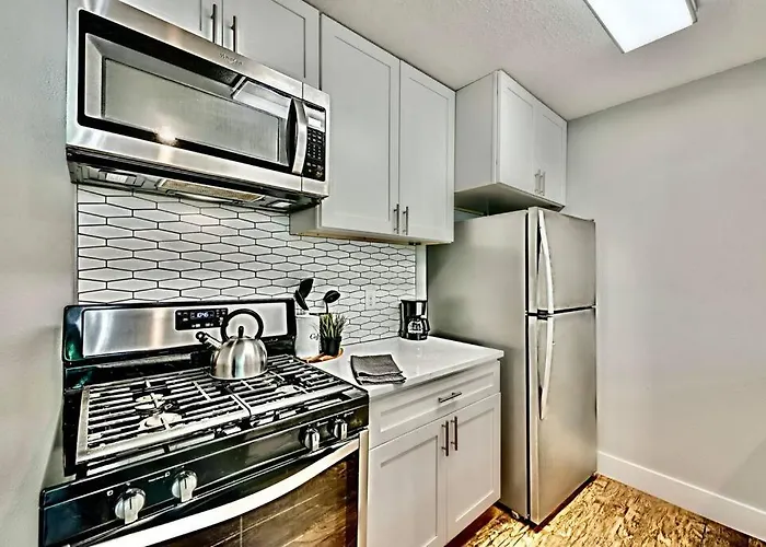 Lovely Dallas Flat Near Downtown