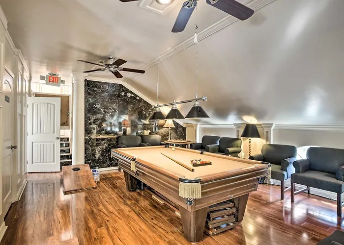 Greenville Apt W/ Patio: Work, Play & Unwind!