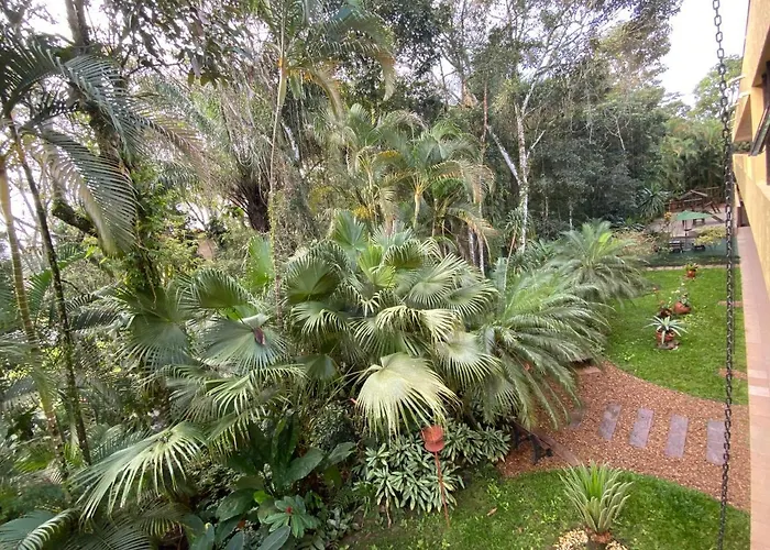 Riviera de São Lourenço Flat estúdio 220 Amarilis, 03 piscina climatizada, serviço de hotelaria, limpeza e troca de toalhas diária, carregador veiculo elétrico e serviço de praia finais de semana WiFi 500