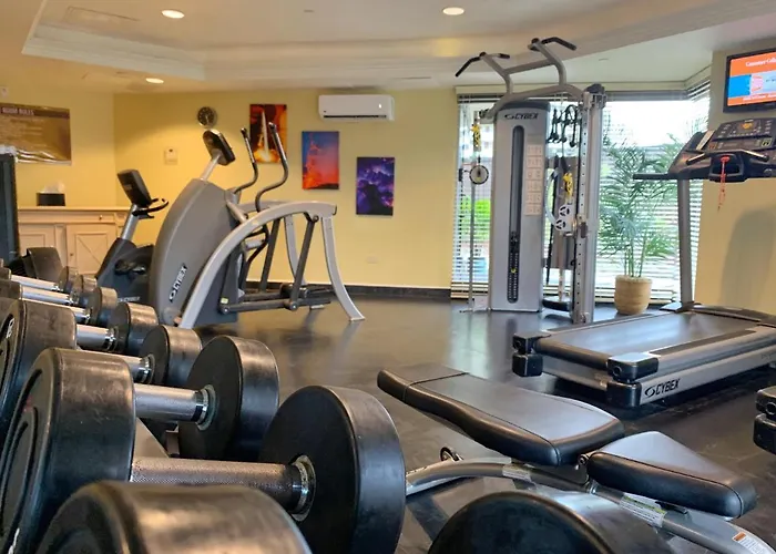 Vacation Rental Studios At Royal Garden Waikiki