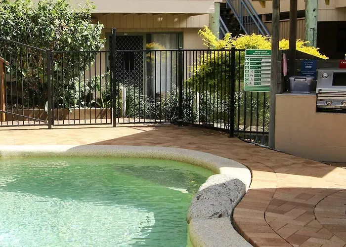 Straddie Breeze + Beachside + Pool + Wifi