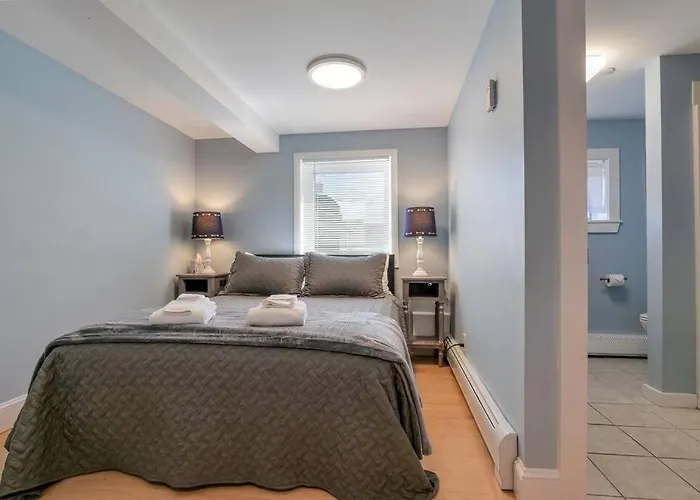 2Br Apt W/ 3 Min Walk To Downtown Swh - Low Tide