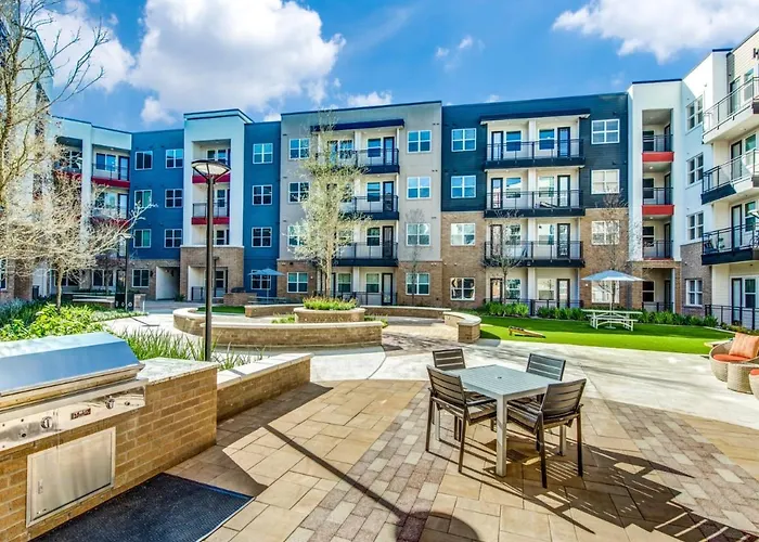 Modern & Chic 1Br Luxury Apts Close To Downtown & Airport