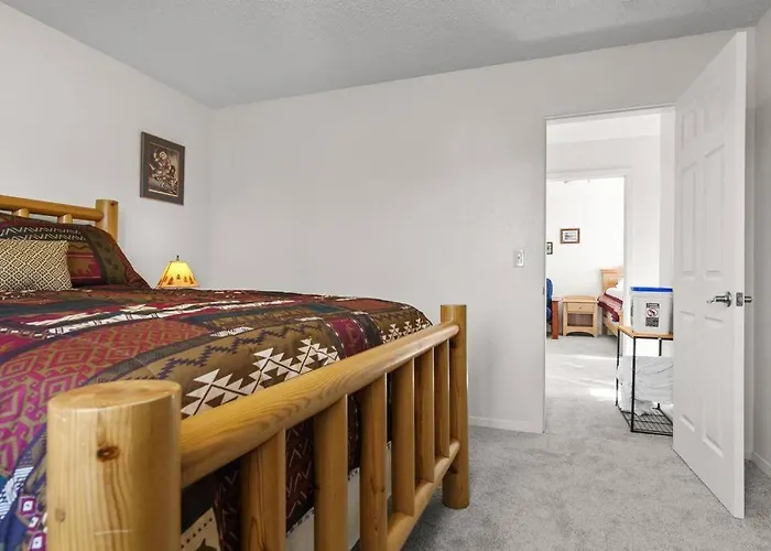 Moose Meadows- Near The Airport, Centrally Located