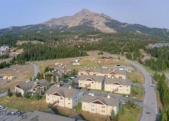 Rustic 2 Bedroom Mountain View-Walk To Resort
