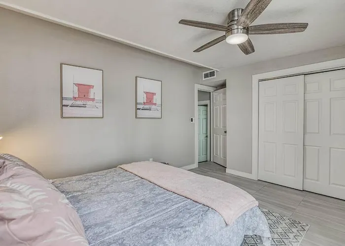 My Cozy Duplex B In The Heart Of West Side