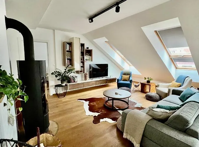 Bl - The Penthouse, 24Hr Self Check-In, 2 Bedrooms, Fireplace, Ac, Panoramic View From Main Balcony, 3-Minute Walk To City Center
