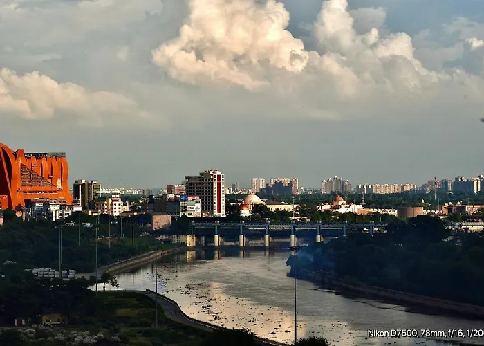 The Riverview Haven-Lucknow