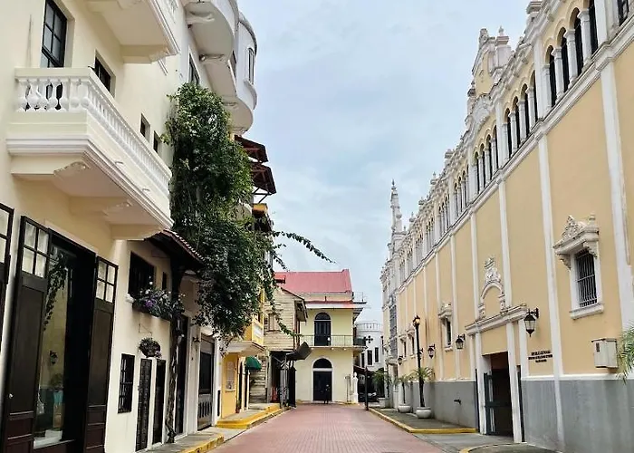 Amazinn Places Casco Viejo Casa Espanola