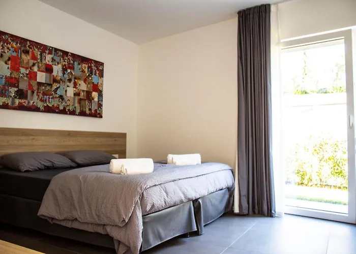 Residence Zangirolami - Luxury Garden And Balcony Apartments