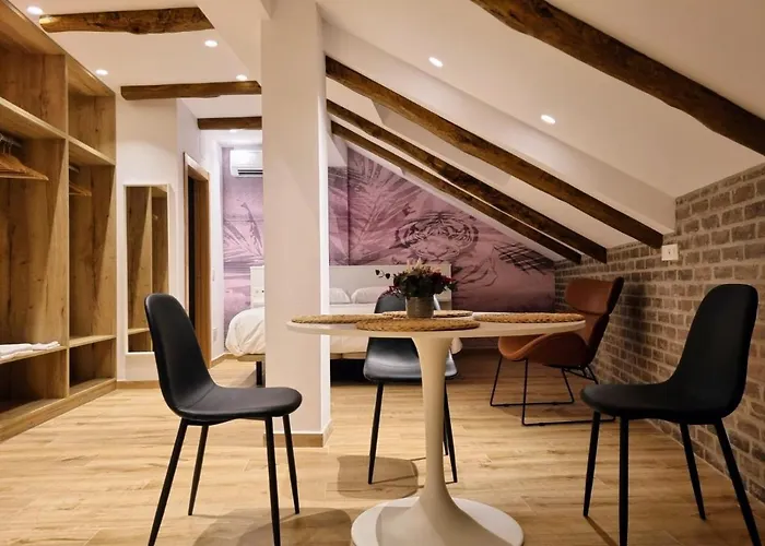 Suites Berrueta , Plaza Mayor By Albany