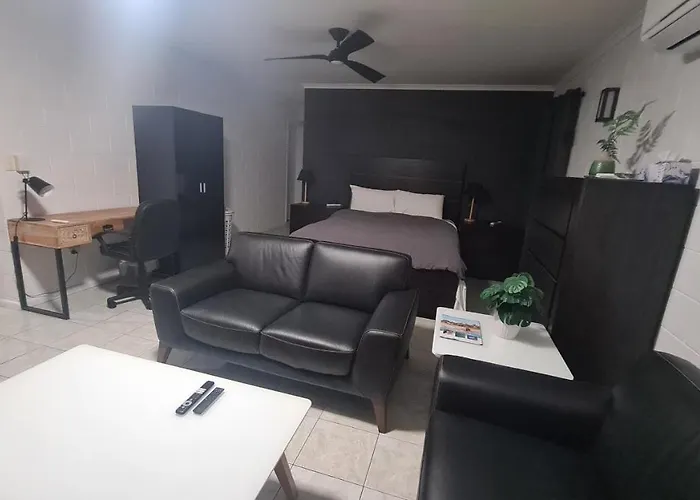 Emthree Seaside Apartments