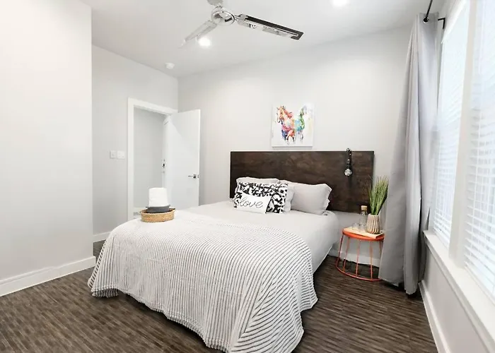 The Kozy Urban Dallas Flat
