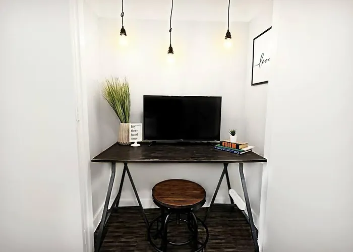 The Kozy Urban Dallas Flat