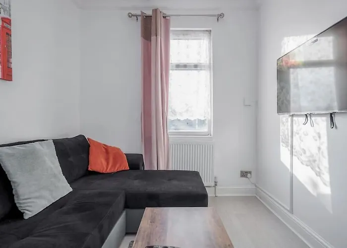 Warm Welcome I Super Cozy L 2Bbr L Sleeps 5 Free Parking I Wi-Fi