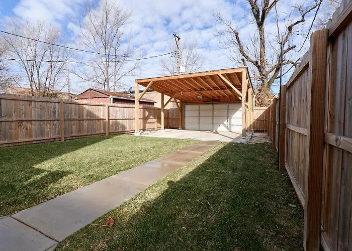 St Louis 2Bd 2Ba, Forest Park, Bj Hospital, Science Center, Eats