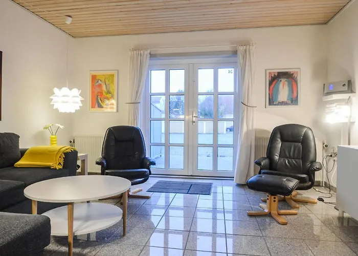 Two-Bedroom Apartment In Lokken