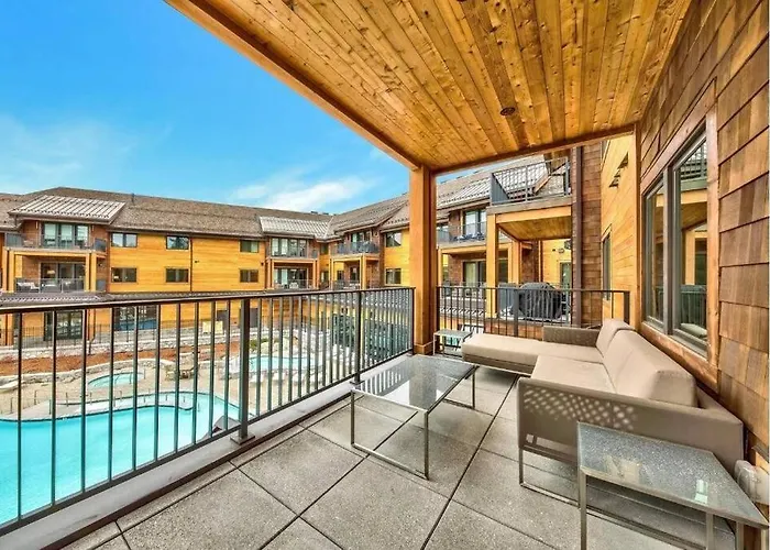 Ski In/Out - Zalanta - Great Location- 2 Hot Tubs - Heated Pool