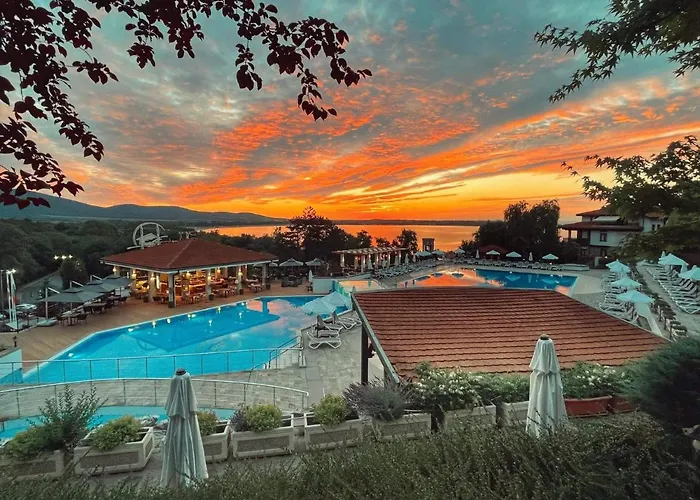Cosy Apartment With Sea View In Santa Marina