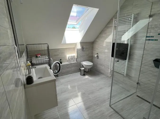 Janhaz Apartman Revfueloep