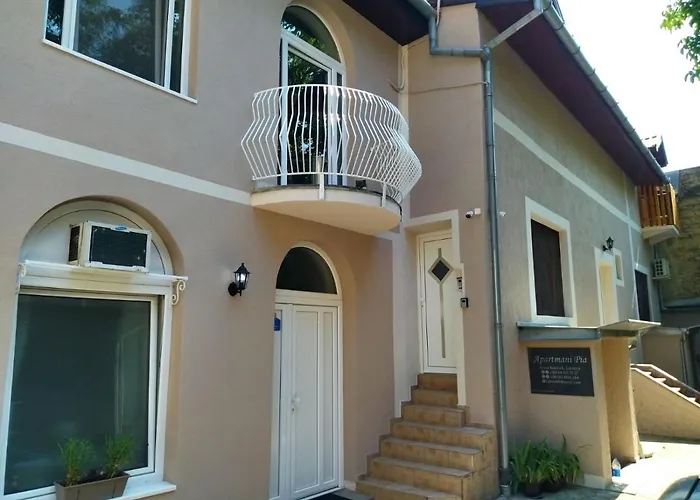 Apartments & Rooms Pia