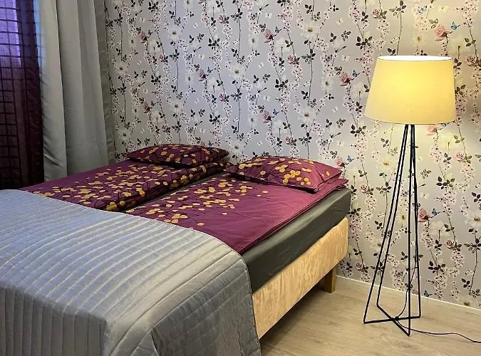 4 Km To The Jyvaeskylae City Center Afoot, Cute Apartment With Free Parking