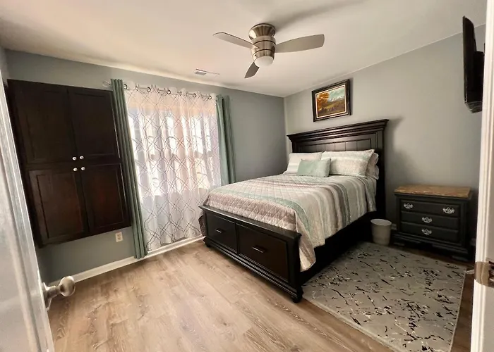 Luxury Townhome Jacksonville, Nc