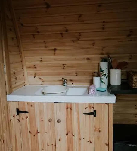 River Side Cabin With Hot Tub Snowdonia