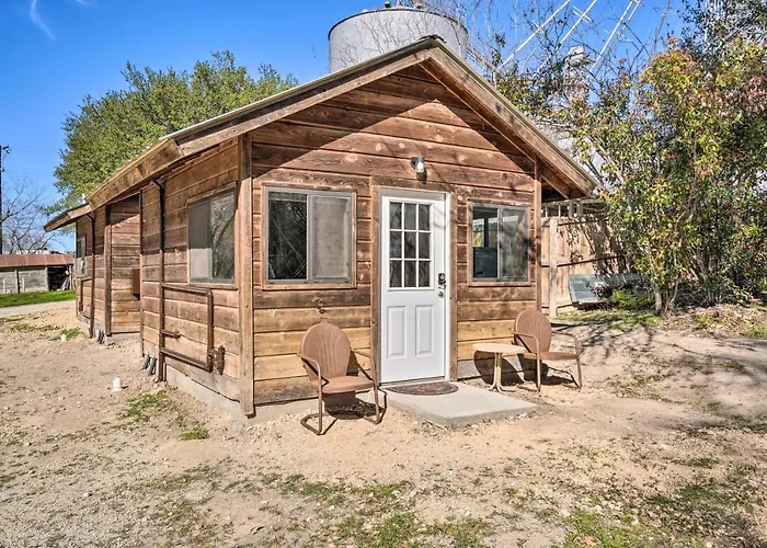 Laid-Back Vibe! Waterfront Lake Dunlap Studio