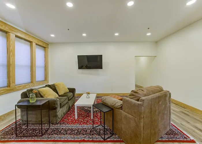 Historic Upscale Loft In Downtown Vicksburg!