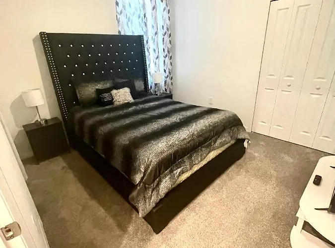 Cozy Suites 4 Less