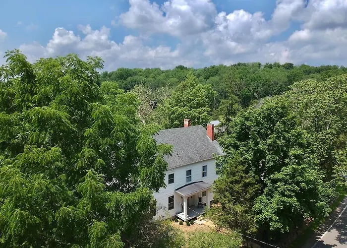 Craftsman Hideaway At The 1841 Farmhouse
