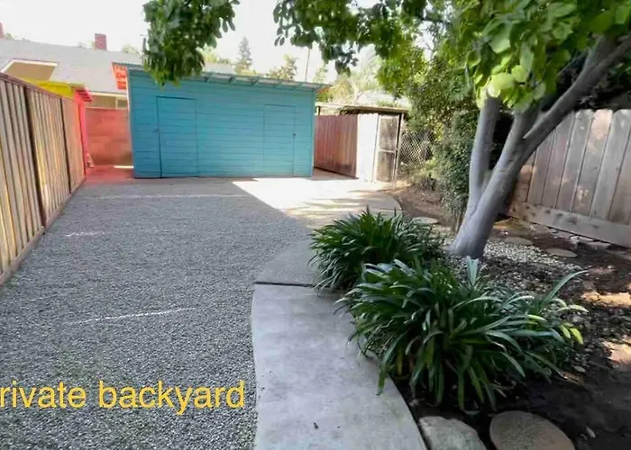 Brand New 2Br Cute Blue Led In North Fresno