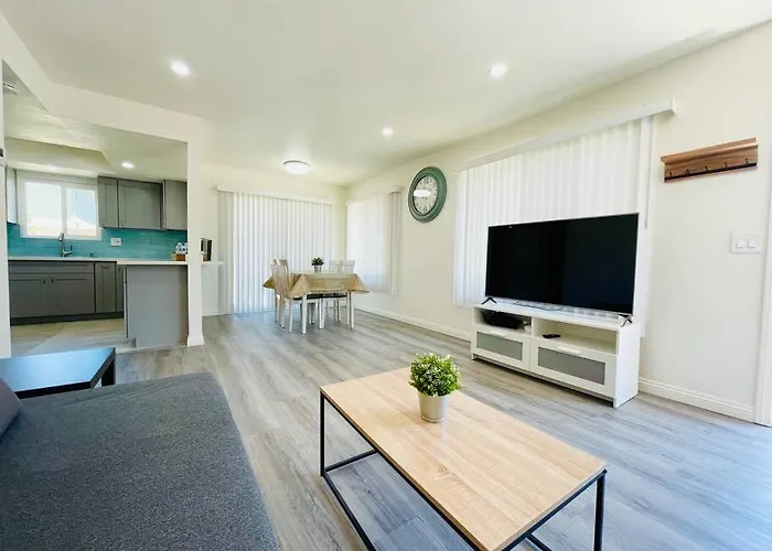 Luxury Home Near Disney Land. Entire Place!