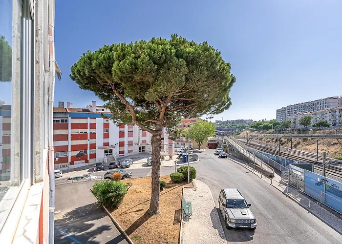 Tolentino'S 2Br Apt By Lisbon With Sintra
