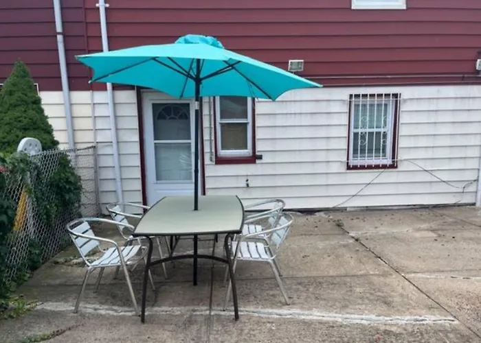 Cozy Apartments Close To New York City